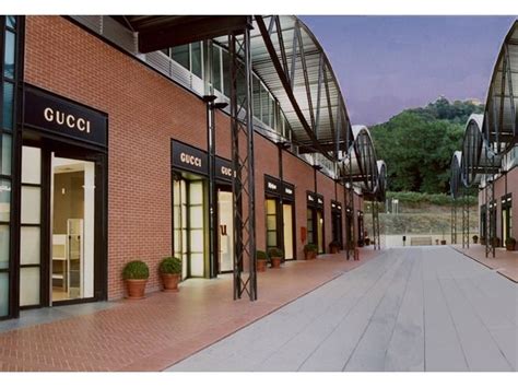 gucci outlet store in florence italy|gucci outlet florence fl.